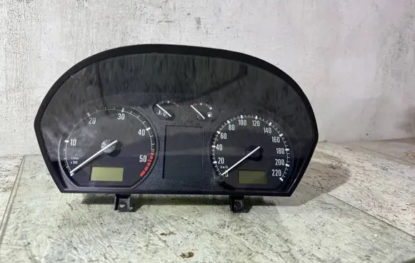 Speedometer (instrument cluster)