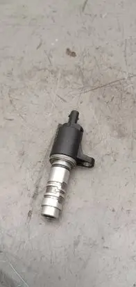 Volkswagen Golf VII Camshaft vanos timing valve 1000034001 04E906455AC
