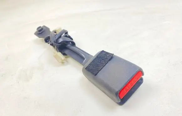 Nissan Juke I F15 Front seatbelt 6157596A