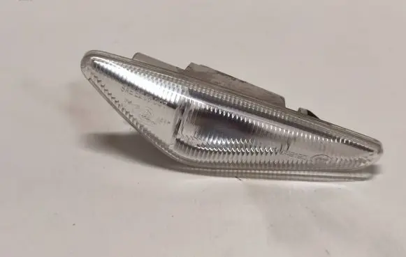 BMW X5 E70 Front fender indicator light 63137171007 7171007