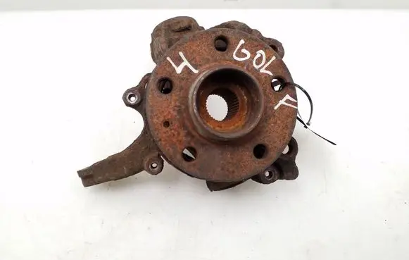 Volkswagen Golf IV Front wheel hub 