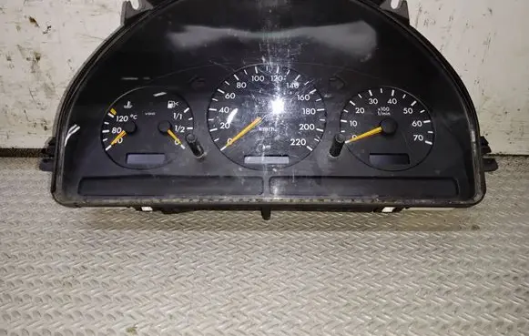 Mercedes-Benz ML W163 Speedometer (instrument cluster) A1635402047 3319210001