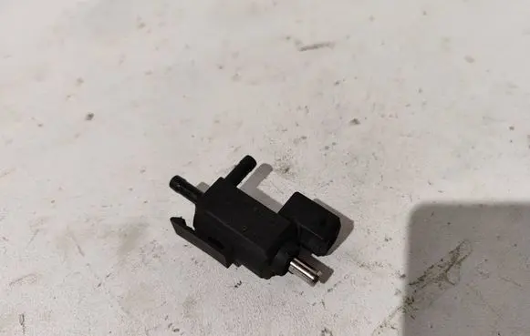 Volvo S80 Vacuum valve 9155936 98T246 72224003
