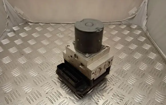 BMW X5 E70 ABS Pump 64516798284 34526798286