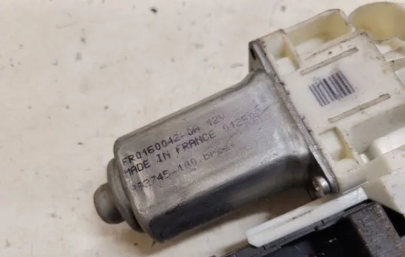 Volvo S40 Front door window regulator motor 30773903AA 976595104 5WK48974C