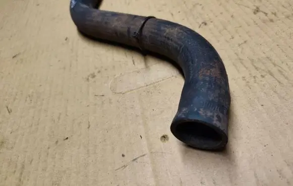 Jeep Grand Cherokee (WJ) Engine coolant pipe/hose