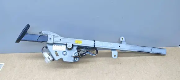 Mercedes-Benz CLK A209 C209 Seat belt adjustment motor 2038600282