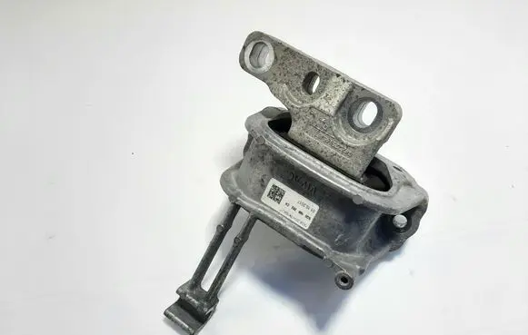 Engine mount bracket