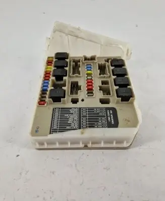Nissan Note (E11) Fuse module 