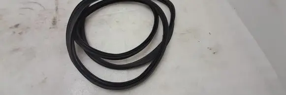 Trunk rubber seal (body)