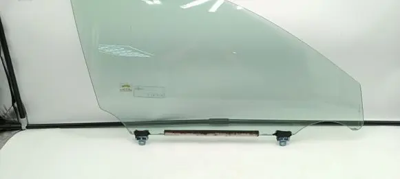Lexus IS 220D-250-350 Front door window glass four-door 02025837
