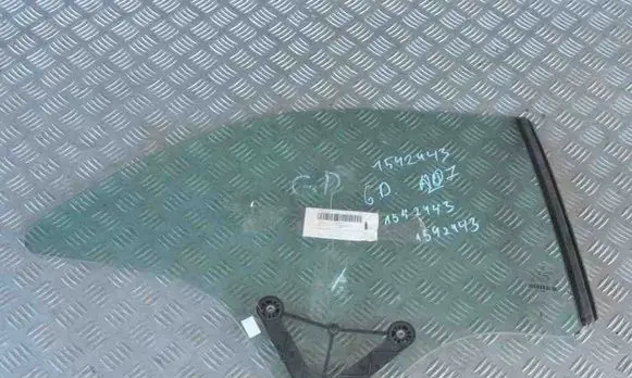 Mercedes-Benz E A207 Rear side window 43R00050