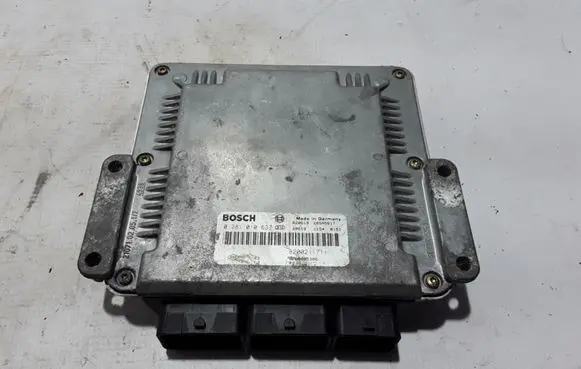 Renault Laguna II Engine control unit/module 8200211711