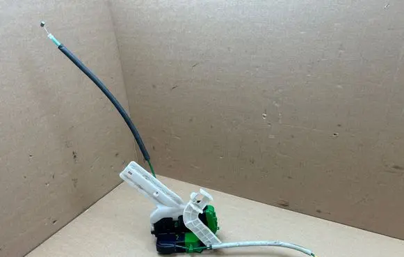 Hyundai i40 Rear door lock 814103Z000