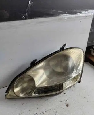 Toyota Avensis Verso Headlight/headlamp