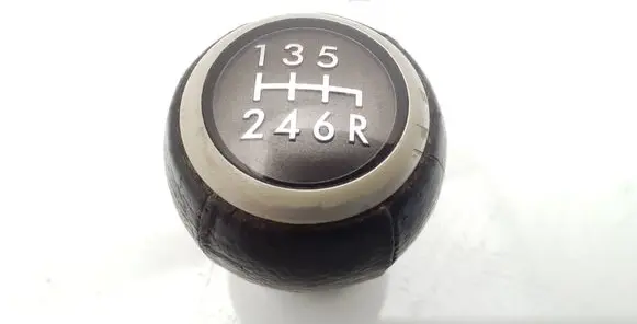 Subaru Forester SH Gear lever shifter trim leather/knob 