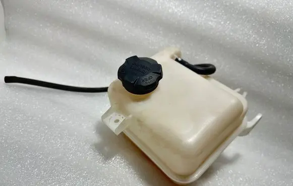 Hyundai i40 Coolant expansion tank/reservoir 254302S000