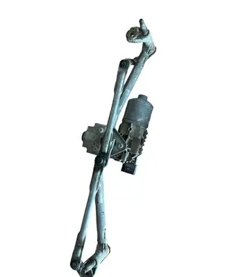 Volkswagen Polo IV 9N3 Front wiper linkage and motor 0390241524