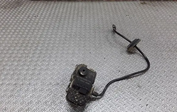 Volkswagen PASSAT B7 USA Fuel tank cap lock motor 5C6810773B