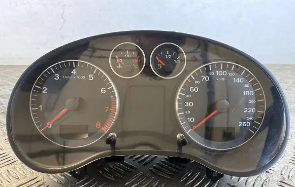Audi A3 S3 8P Speedometer (instrument cluster) 8P0920900J