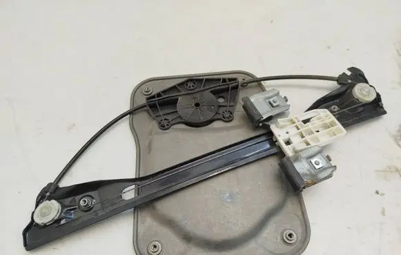 Skoda Roomster (5J) Sliding door manual window regulator 5J7837402T