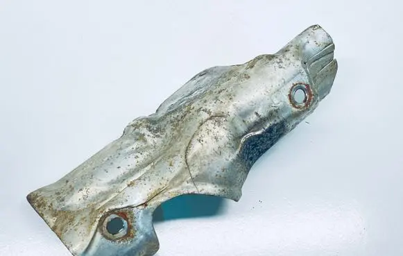 Volkswagen Jetta V Heat shield in engine bay 03L129969B