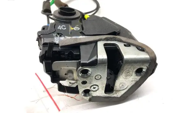 Toyota Avensis T270 Rear door lock