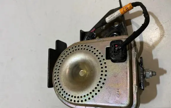 Ford Mustang VI Horn signal GR3T19N217AD