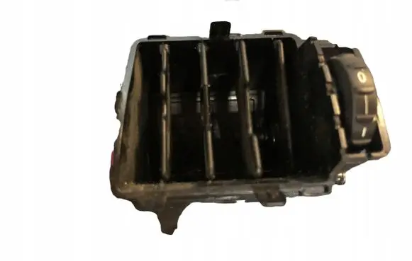 BMW 1 E81 E87 Dash center air vent grill 7216704