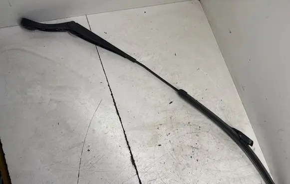 Peugeot 308 Front wiper blade arm 97036203 6148