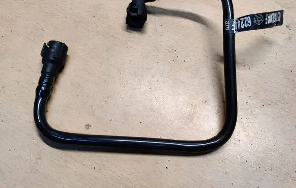 Chrysler 200 Vacuum line/pipe/hose 05147030AF