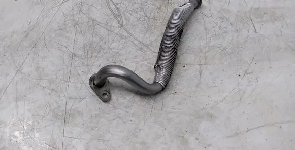 Audi A4 S4 B9 Turbo turbocharger oiling pipe/hose 04E145735J