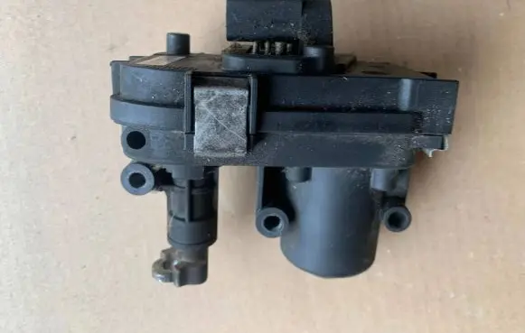 Opel Insignia A Vacuum valve 868028J9L