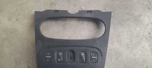 Dacia Sandero Other switches/knobs/shifts 275009384R
