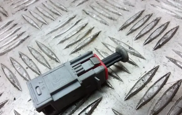 Clutch pedal sensor