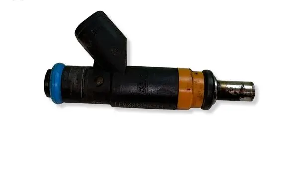 Dodge Charger Fuel injector 05037479AD