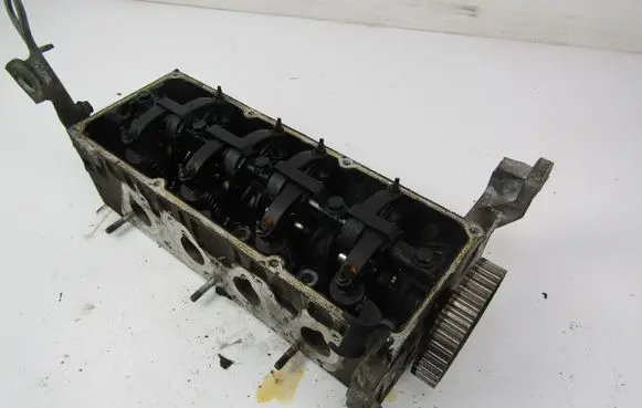 Renault Clio II Engine head 