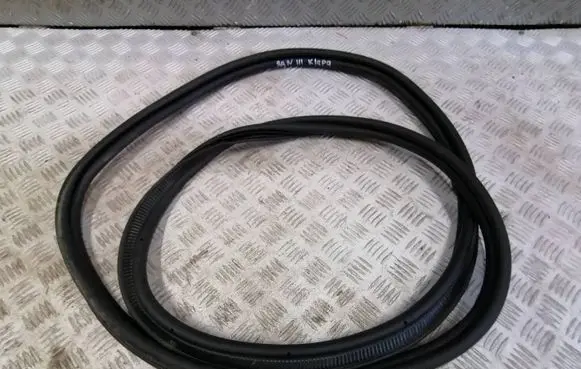 Dacia Sandero III Seal rubber (tailgate) 