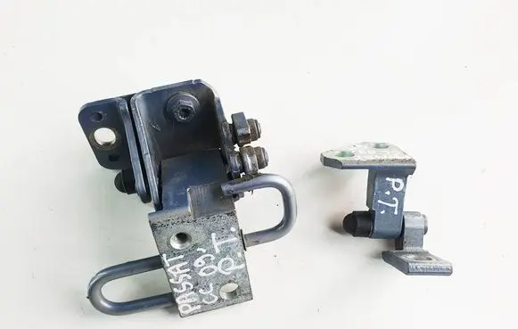 Rear door hinge set