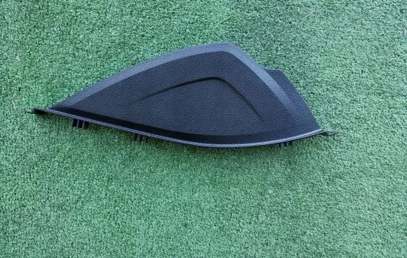 BMW 4 F32 F33 Dashboard side end trim 9218554