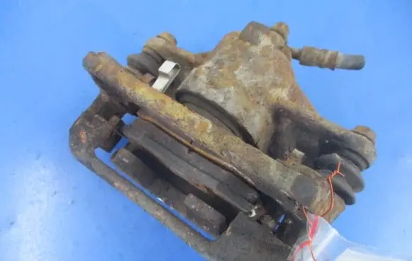 Suzuki Wagon R+ Front brake caliper