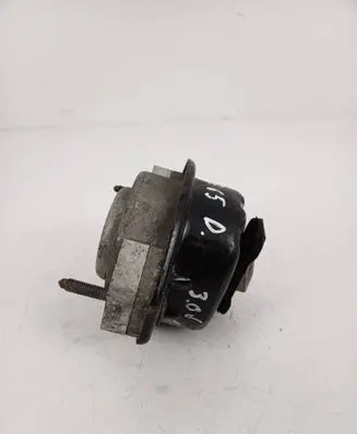BMW 7 E65 E66 Engine mount bracket 6771918