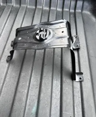 Audi A4 S4 B9 8W Spare wheel mounting bracket 8W0802715B 8W0802715