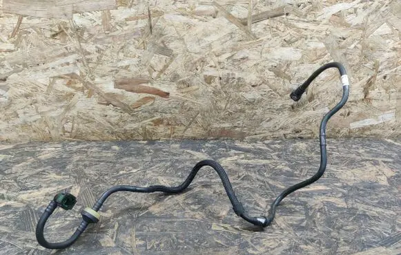 Citroen DS7 Crossback Fuel line pipe 9814375380
