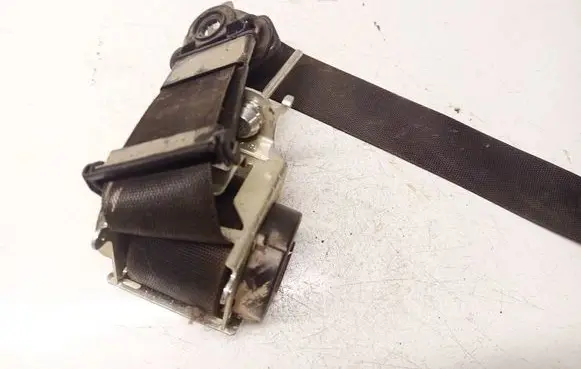 Opel Astra H Front seatbelt 560834901
