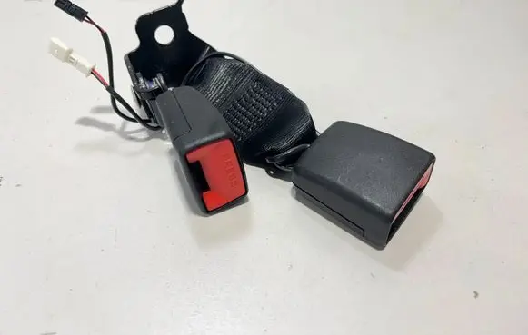 BMW X6 G06 Rear seatbelt buckle 7435672
