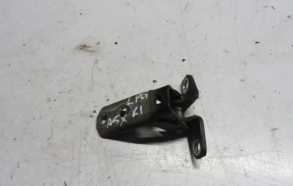 Mitsubishi ASX Front door lower hinge 