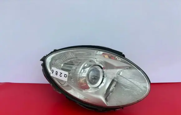 Mercedes-Benz R W251 Headlight/headlamp A2518201461