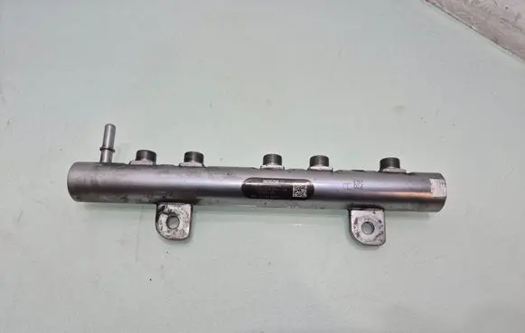 Fuel main line pipe