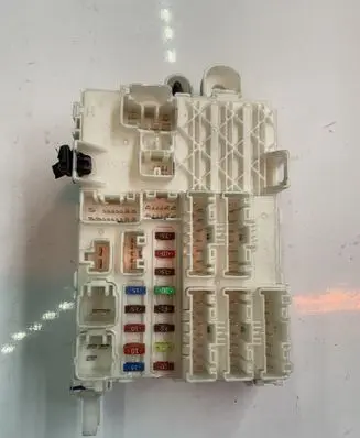 Toyota Hilux (AN10, AN20, AN30) Fuse module